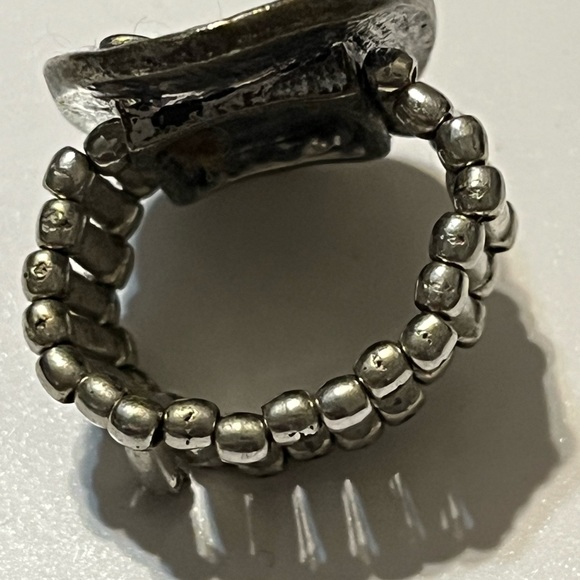 Stretch Flower Ring - Picture 3 of 3